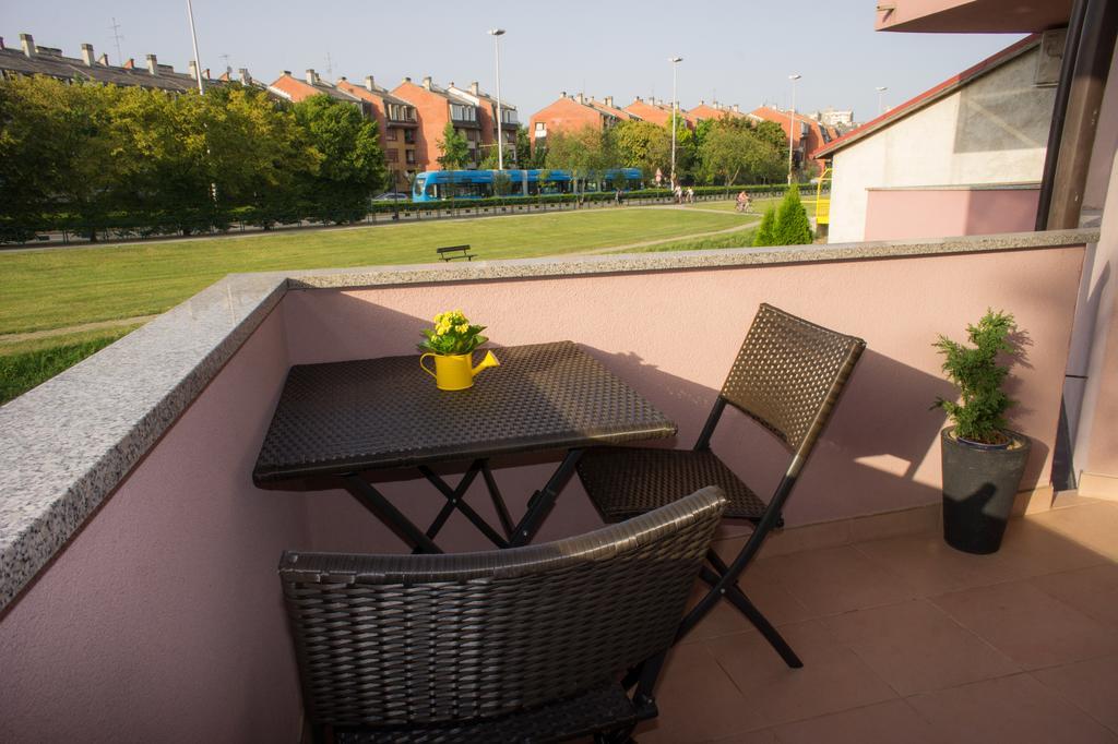 Blue Lake Apartment Zagreb Eksteriør billede